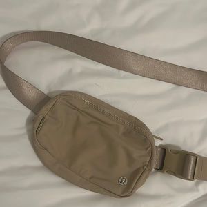 Lulu crossbody
